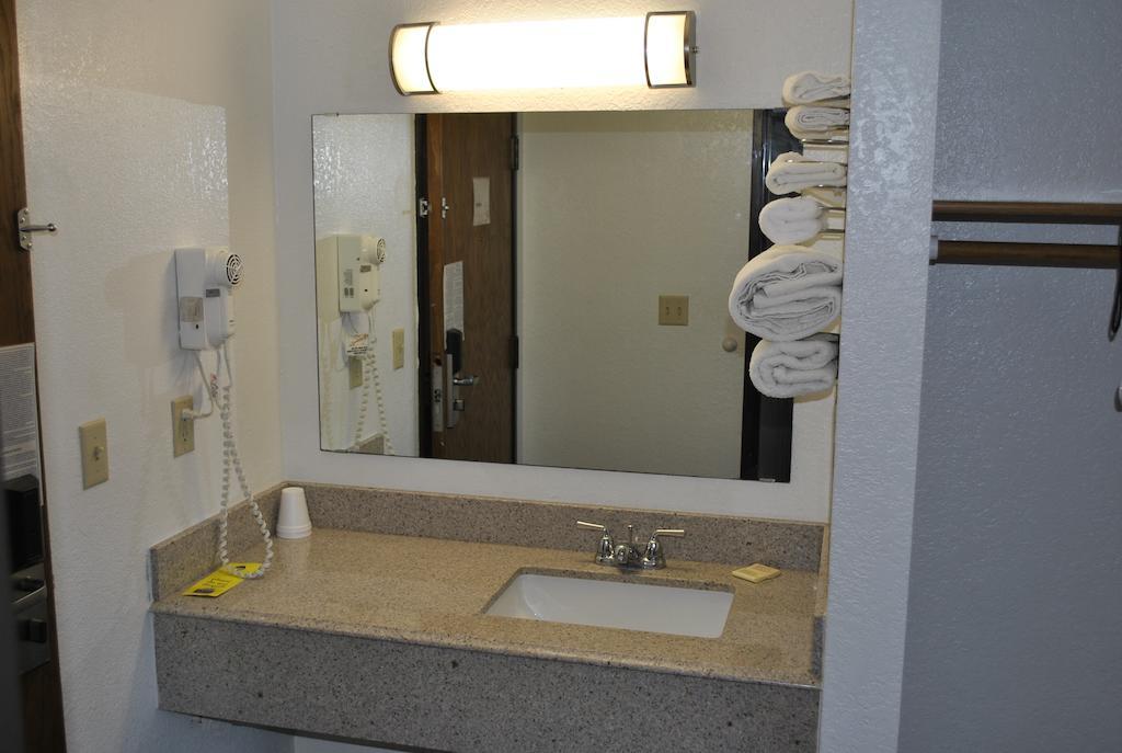 Waconia Inn And Suites Quarto foto